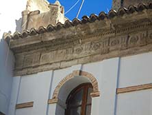 Alero desmoron&aacute;ndose, desapareciendo.